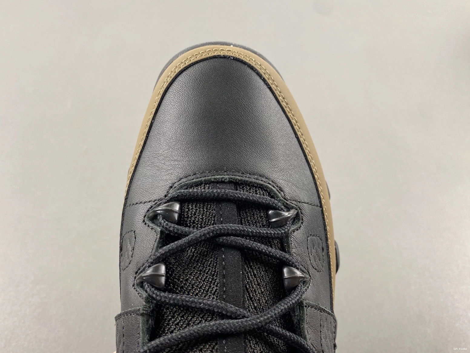 HV4794-030 Jordan  9 Holiday 